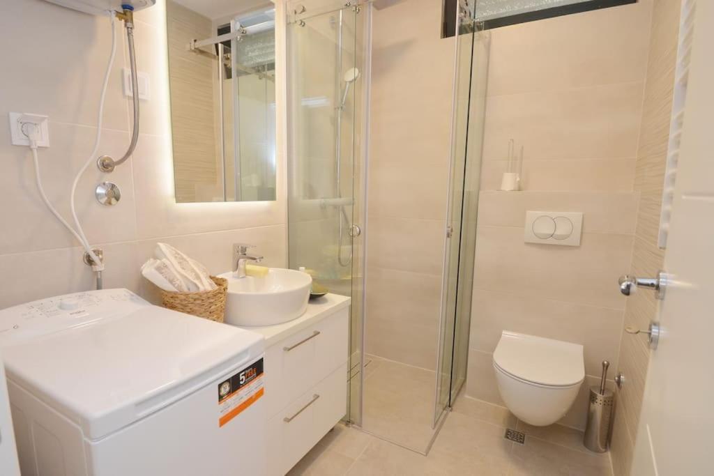Urban Escape For Two In Kotor Apartment Exterior photo