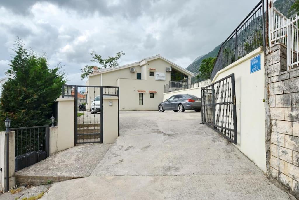 Urban Escape For Two In Kotor Apartment Exterior photo